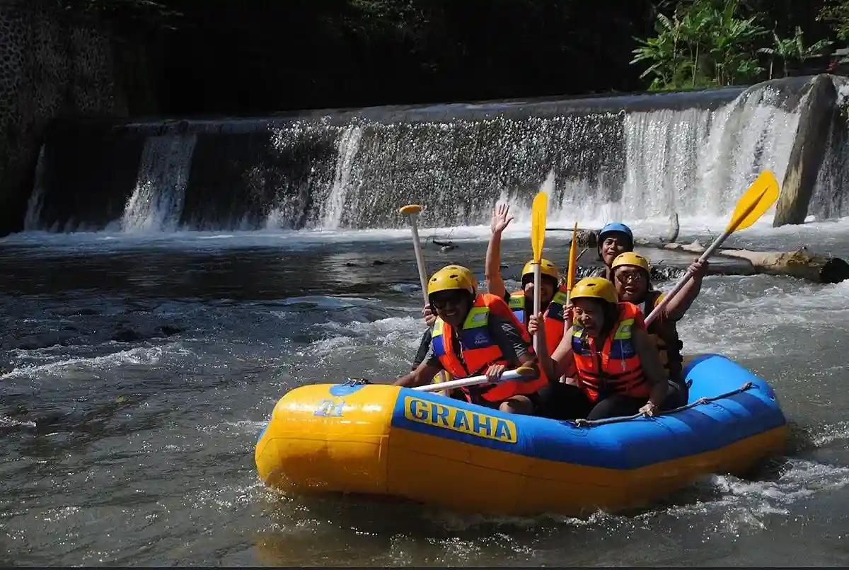 Paket Paintball dan Rafting Batu